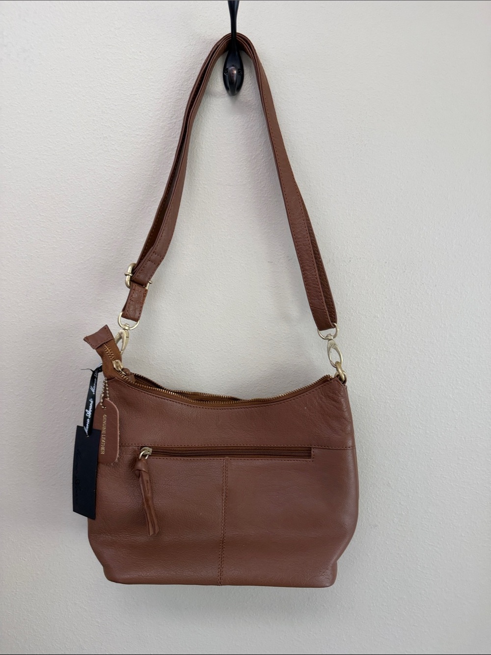 Classic Brown Leather Shoulder Bag with Front Zip Pocket